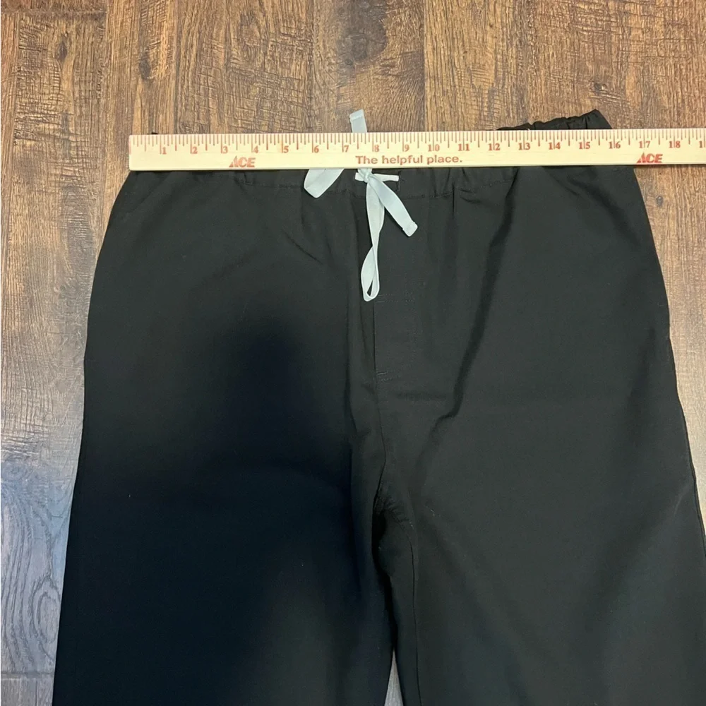 Men’s Figs Pisco Basic Scrub Pants Size Men’s Medium Color Black